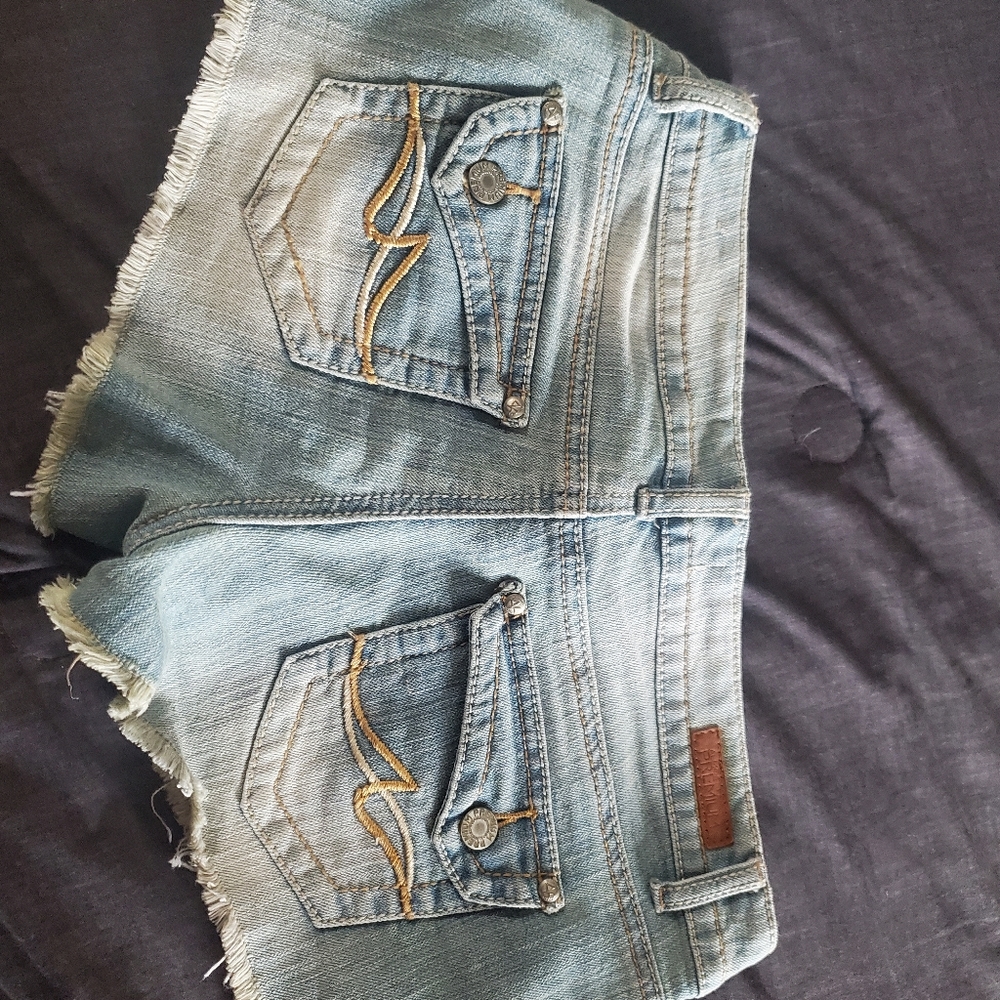 Almost Famous Shorts - Picture 2 of 3